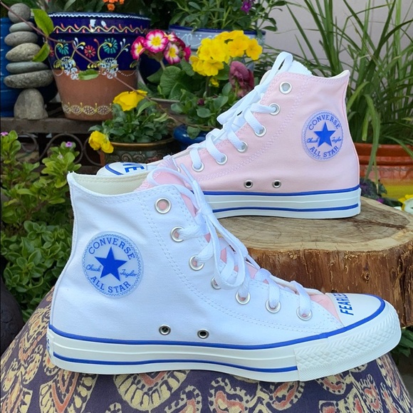 💙New “LOVE FEARLESSLY” Pink & White Converse 7.5 - Picture 8 of 16
